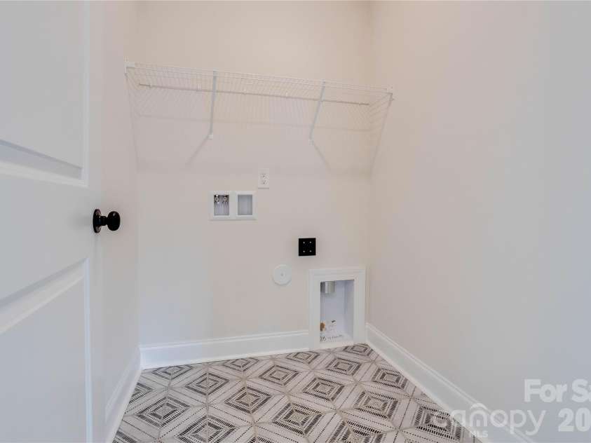 107 Tara Terrace, Kings Mountain, NC 28086.  MLS# CAR4309228, YatesRealty ID 4581. 