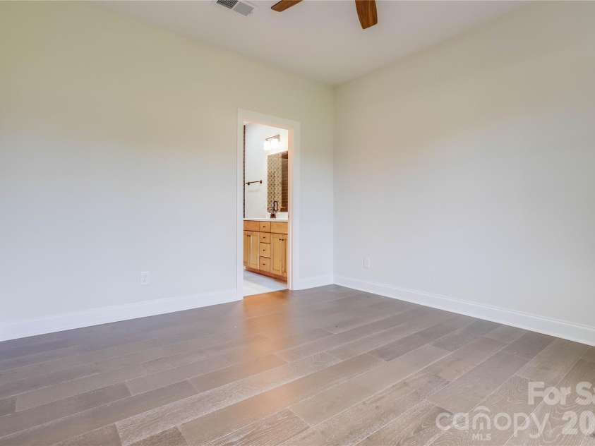 107 Tara Terrace, Kings Mountain, NC 28086.  MLS# CAR4309228, YatesRealty ID 4581. 