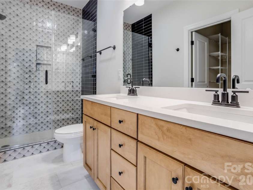 107 Tara Terrace, Kings Mountain, NC 28086.  MLS# CAR4309228, YatesRealty ID 4581. 