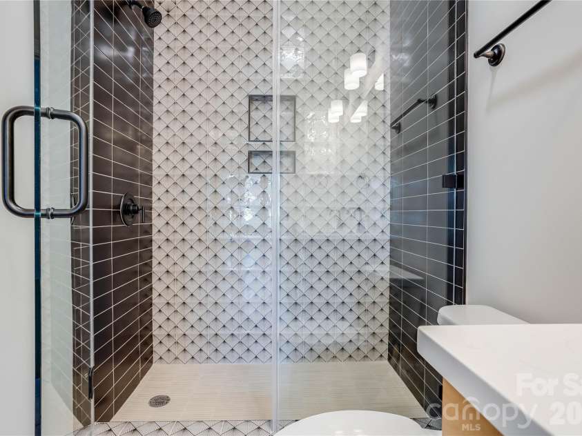 107 Tara Terrace, Kings Mountain, NC 28086.  MLS# CAR4309228, YatesRealty ID 4581. 