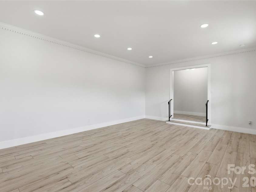 7301 Marlbrook Drive, Charlotte, NC 28212.  MLS# CAR4354813, YatesRealty ID 4581. 