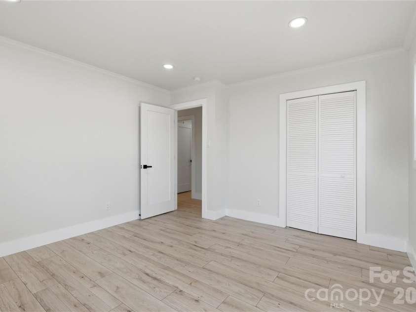 7301 Marlbrook Drive, Charlotte, NC 28212.  MLS# CAR4354813, YatesRealty ID 4581. 