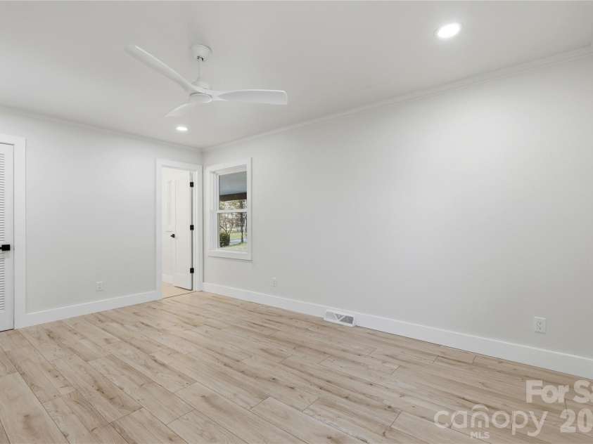 7301 Marlbrook Drive, Charlotte, NC 28212.  MLS# CAR4354813, YatesRealty ID 4581. 