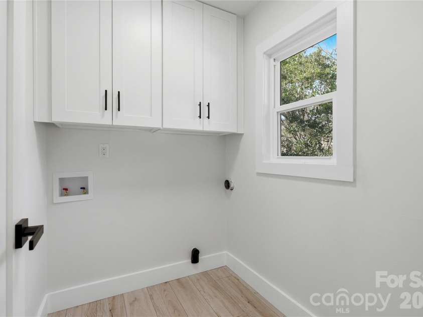 7301 Marlbrook Drive, Charlotte, NC 28212.  MLS# CAR4354813, YatesRealty ID 4581. 