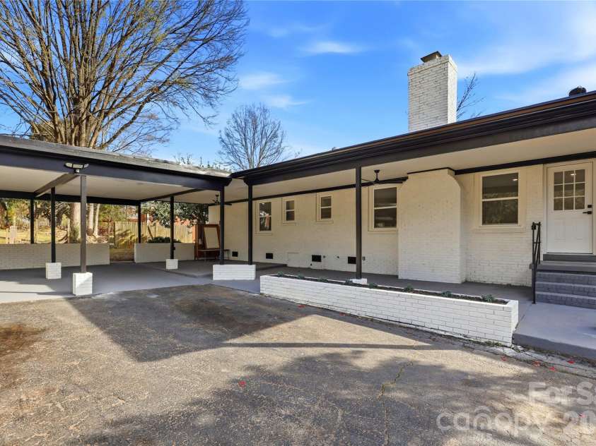 7301 Marlbrook Drive, Charlotte, NC 28212.  MLS# CAR4354813, YatesRealty ID 4581. 