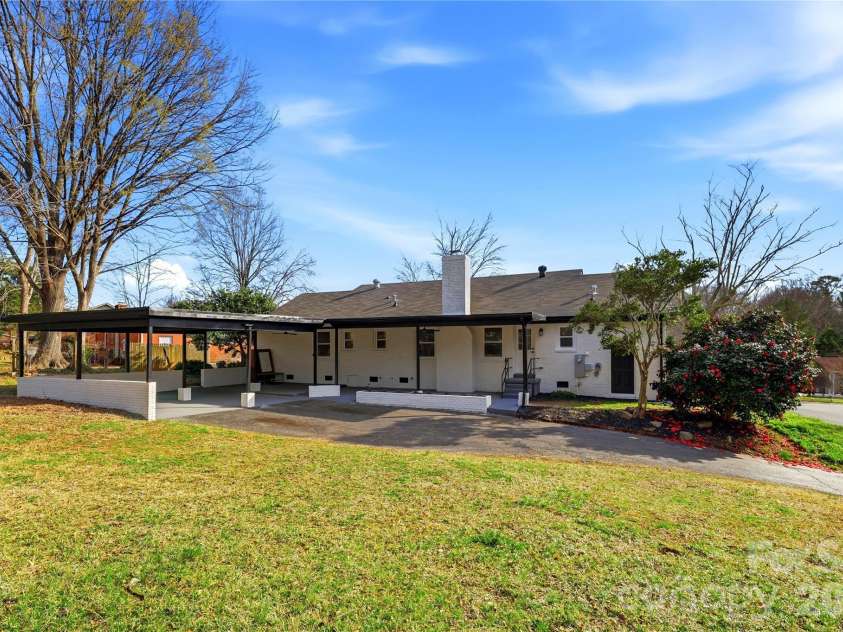 7301 Marlbrook Drive, Charlotte, NC 28212.  MLS# CAR4354813, YatesRealty ID 4581. 