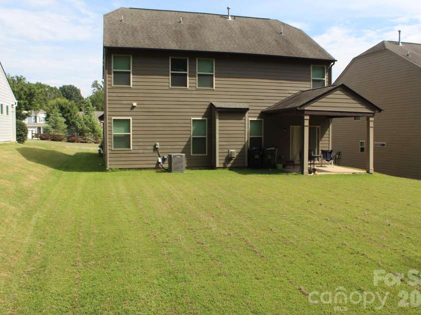 4226 Falls Lake Drive, Concord, NC 28025.  MLS# CAR4416946, YatesRealty ID 45810. 