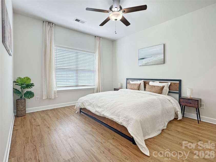 404 Skipwith Place, Charlotte, NC 28217.  MLS# CAR4416458, YatesRealty ID 45811. 