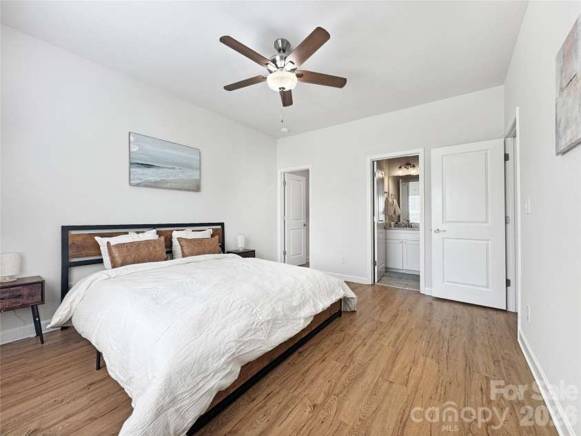404 Skipwith Place, Charlotte, NC 28217.  MLS# CAR4416458, YatesRealty ID 45811. 