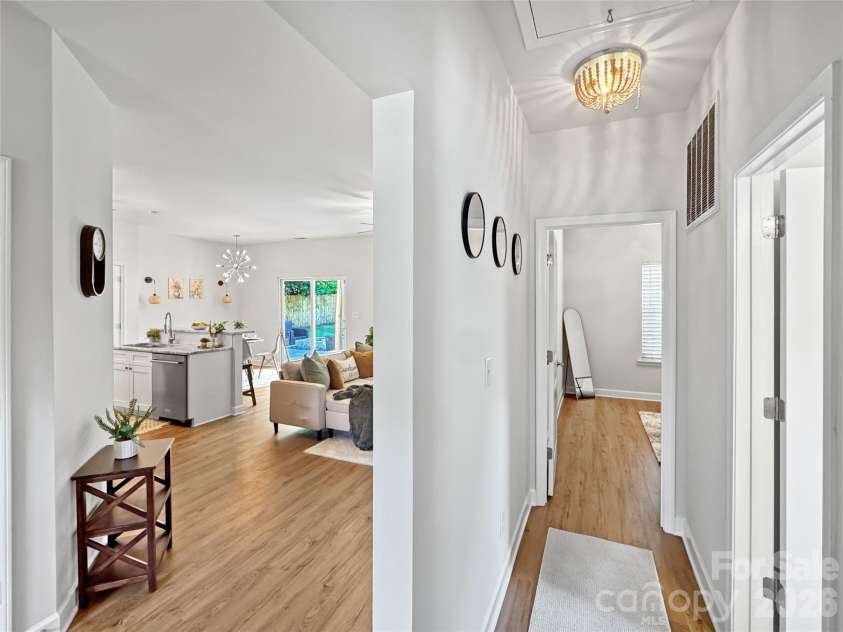 404 Skipwith Place, Charlotte, NC 28217.  MLS# CAR4416458, YatesRealty ID 45811. 