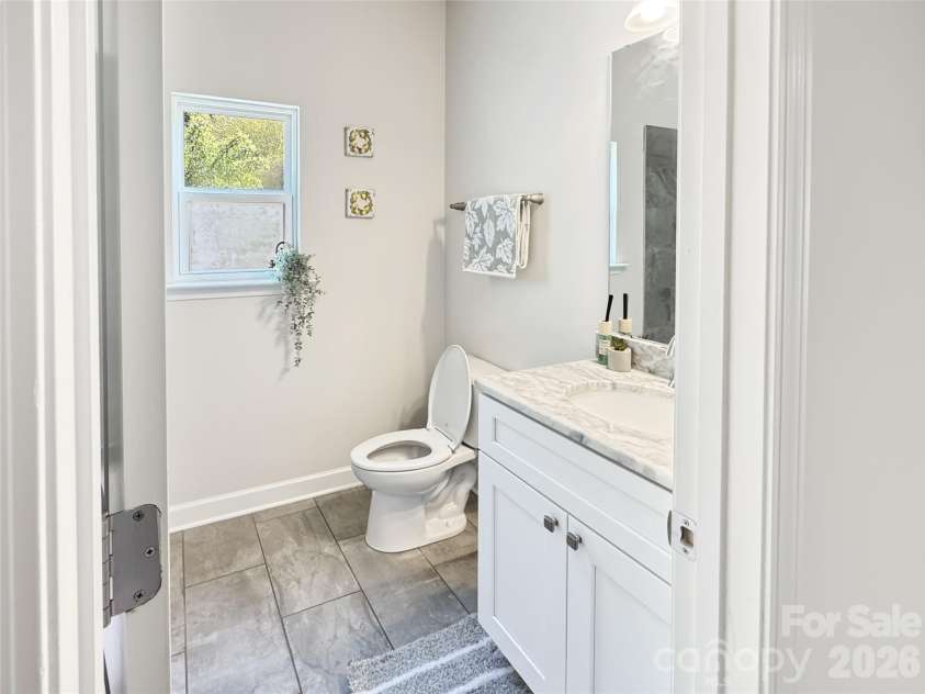 404 Skipwith Place, Charlotte, NC 28217.  MLS# CAR4416458, YatesRealty ID 45811. 