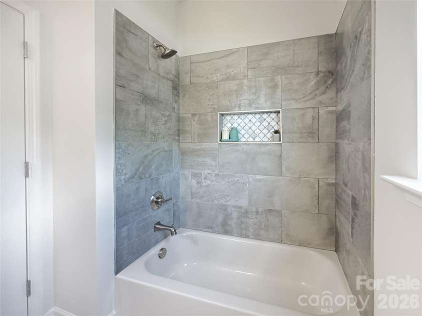 404 Skipwith Place, Charlotte, NC 28217.  MLS# CAR4416458, YatesRealty ID 45811. 