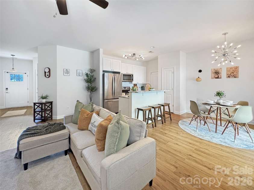 404 Skipwith Place, Charlotte, NC 28217.  MLS# CAR4416458, YatesRealty ID 45811. 