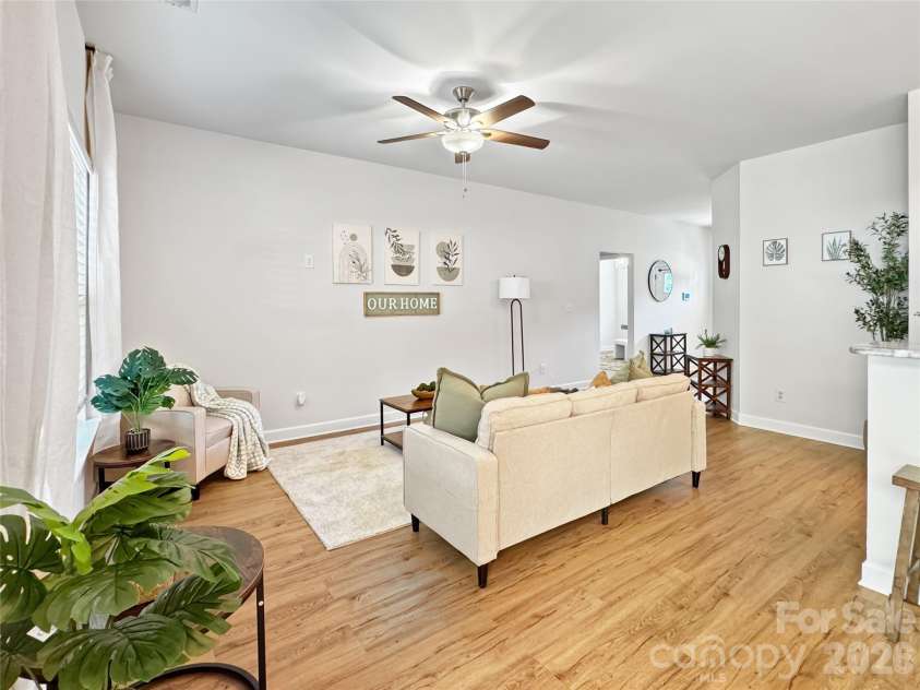404 Skipwith Place, Charlotte, NC 28217.  MLS# CAR4416458, YatesRealty ID 45811. 
