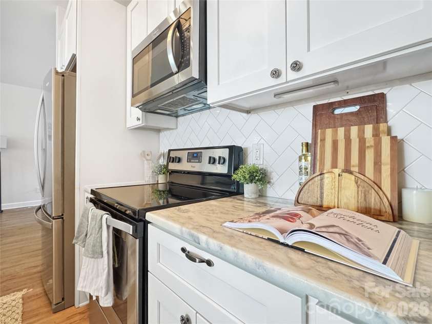 404 Skipwith Place, Charlotte, NC 28217.  MLS# CAR4416458, YatesRealty ID 45811. 