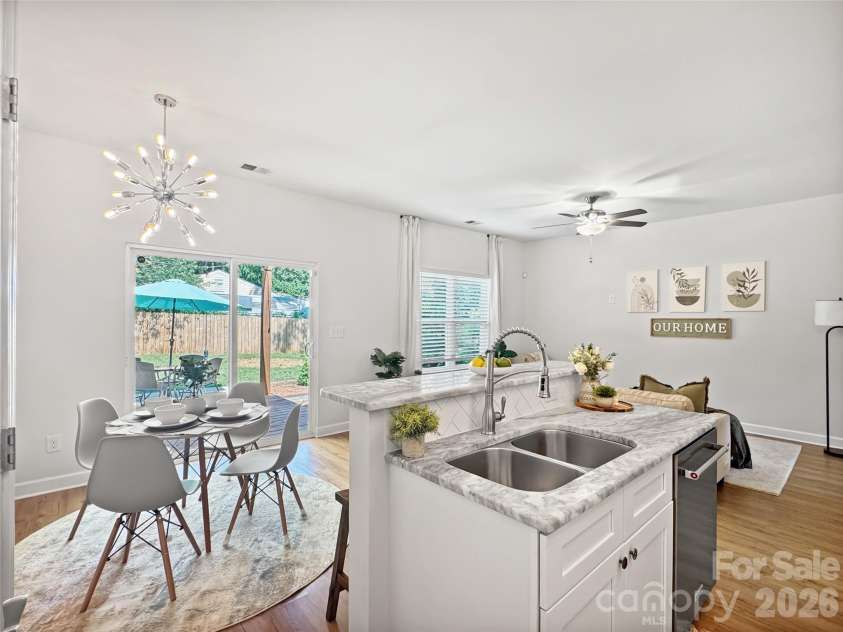 404 Skipwith Place, Charlotte, NC 28217.  MLS# CAR4416458, YatesRealty ID 45811. 