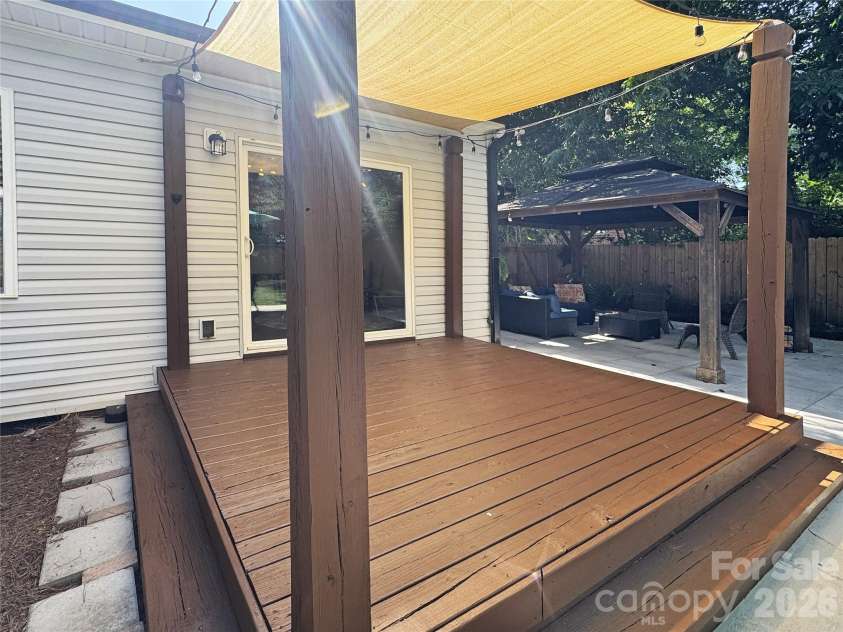 404 Skipwith Place, Charlotte, NC 28217.  MLS# CAR4416458, YatesRealty ID 45811. 