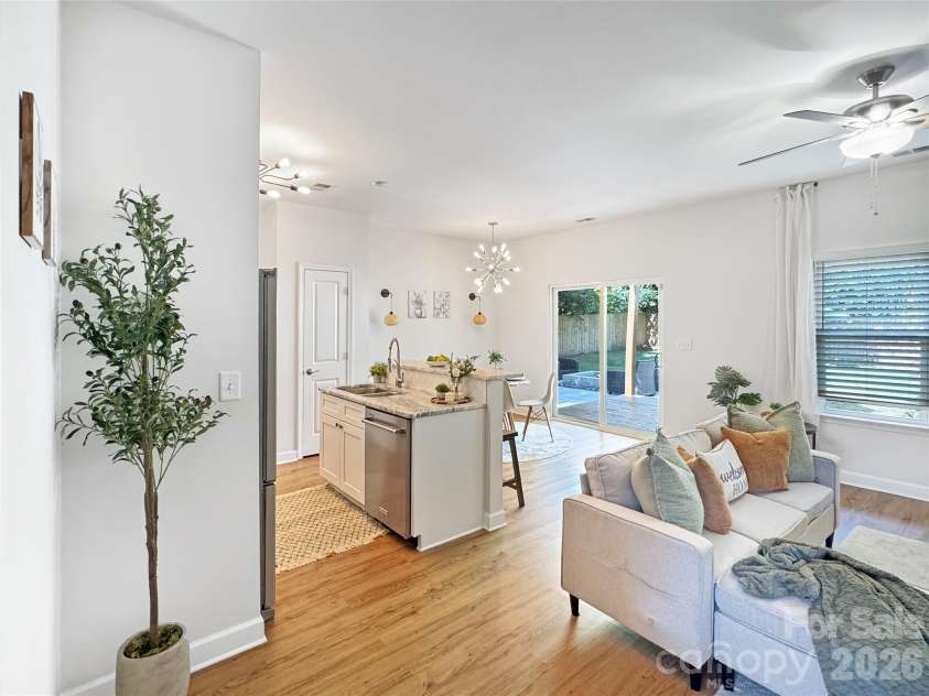 404 Skipwith Place, Charlotte, NC 28217.  MLS# CAR4416458, YatesRealty ID 45811. 