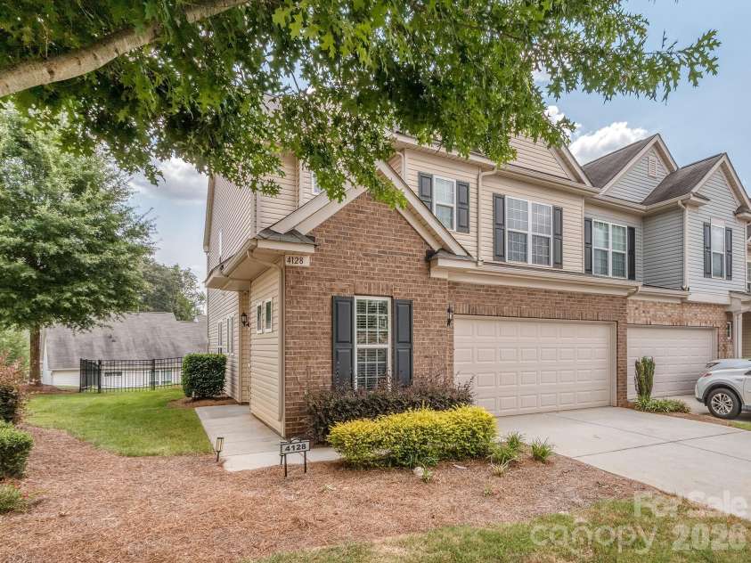 4128 Park South Station Boulevard, Charlotte, NC 28210.  MLS# CAR4416323, YatesRealty ID 45813. 