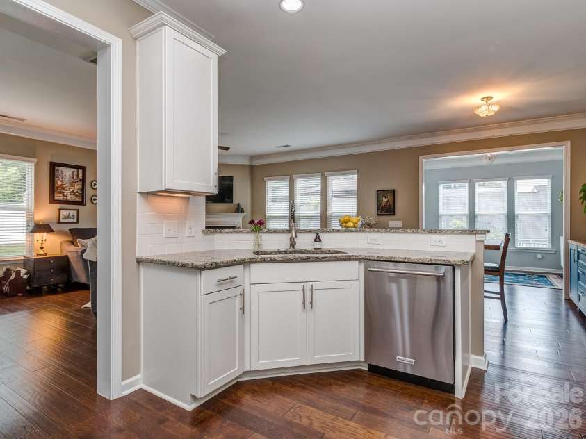 4128 Park South Station Boulevard, Charlotte, NC 28210.  MLS# CAR4416323, YatesRealty ID 45813. 