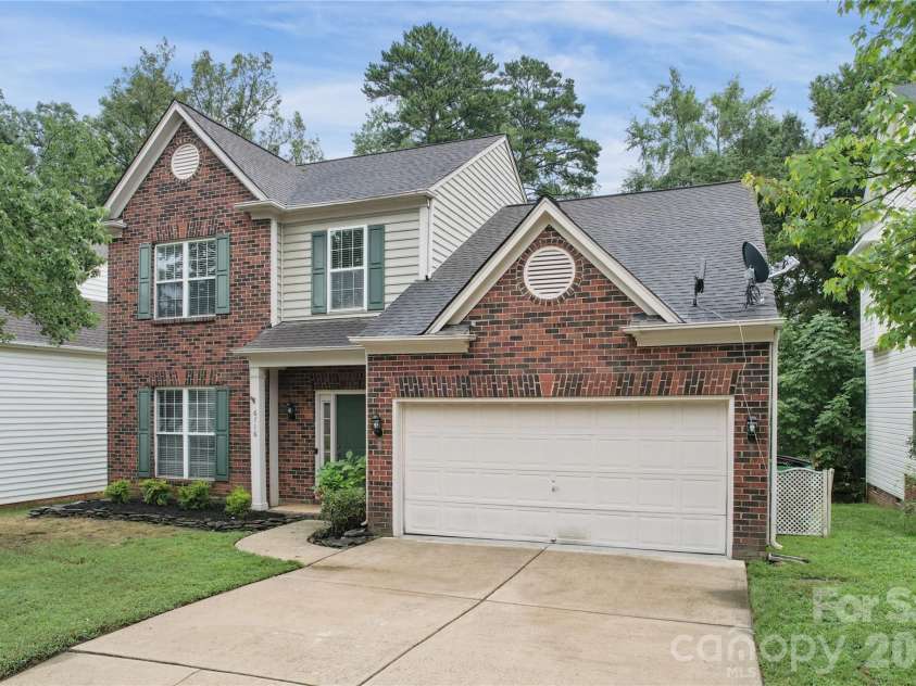 6716 Allness Glen Lane, Charlotte, NC 28269.  MLS# CAR4416461, YatesRealty ID 45814. 