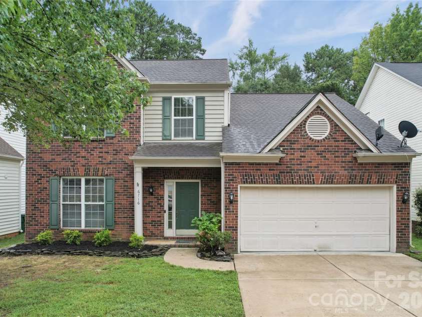 6716 Allness Glen Lane, Charlotte, NC 28269.  MLS# CAR4416461, YatesRealty ID 45814. 