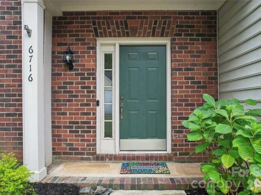 6716 Allness Glen Lane, Charlotte, NC 28269.  MLS# CAR4416461, YatesRealty ID 45814. 
