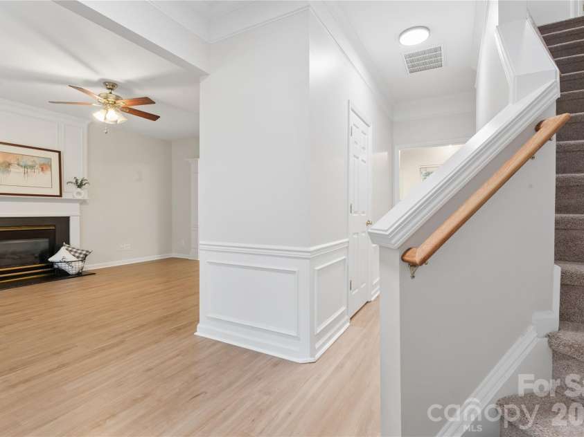 6716 Allness Glen Lane, Charlotte, NC 28269.  MLS# CAR4416461, YatesRealty ID 45814. 