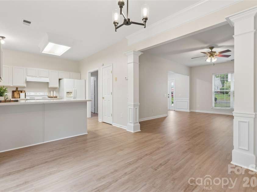6716 Allness Glen Lane, Charlotte, NC 28269.  MLS# CAR4416461, YatesRealty ID 45814. 
