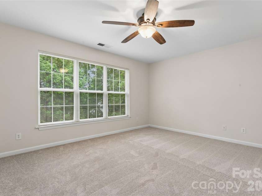 6716 Allness Glen Lane, Charlotte, NC 28269.  MLS# CAR4416461, YatesRealty ID 45814. 