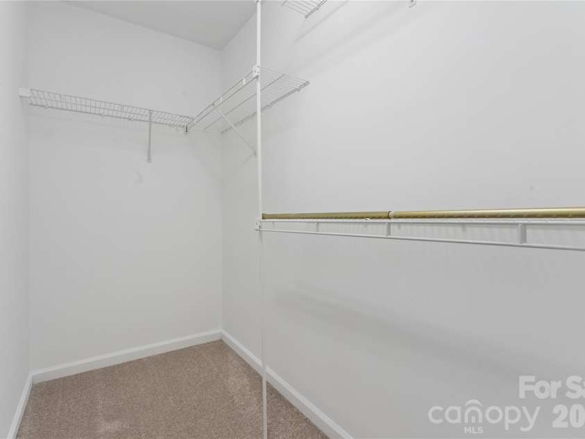 6716 Allness Glen Lane, Charlotte, NC 28269.  MLS# CAR4416461, YatesRealty ID 45814. 