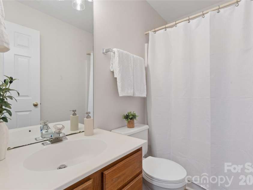 6716 Allness Glen Lane, Charlotte, NC 28269.  MLS# CAR4416461, YatesRealty ID 45814. 