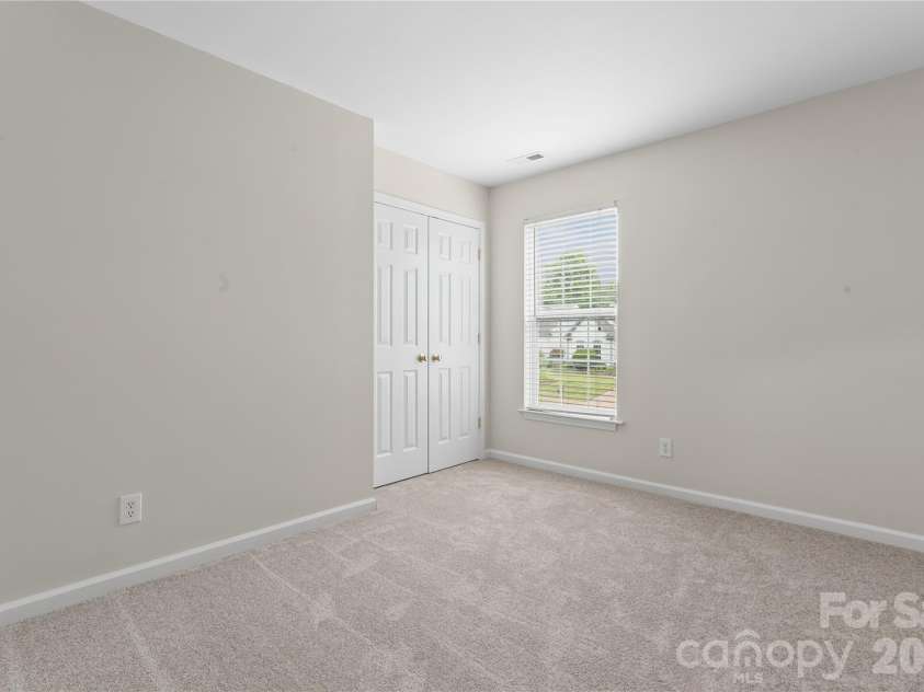 6716 Allness Glen Lane, Charlotte, NC 28269.  MLS# CAR4416461, YatesRealty ID 45814. 