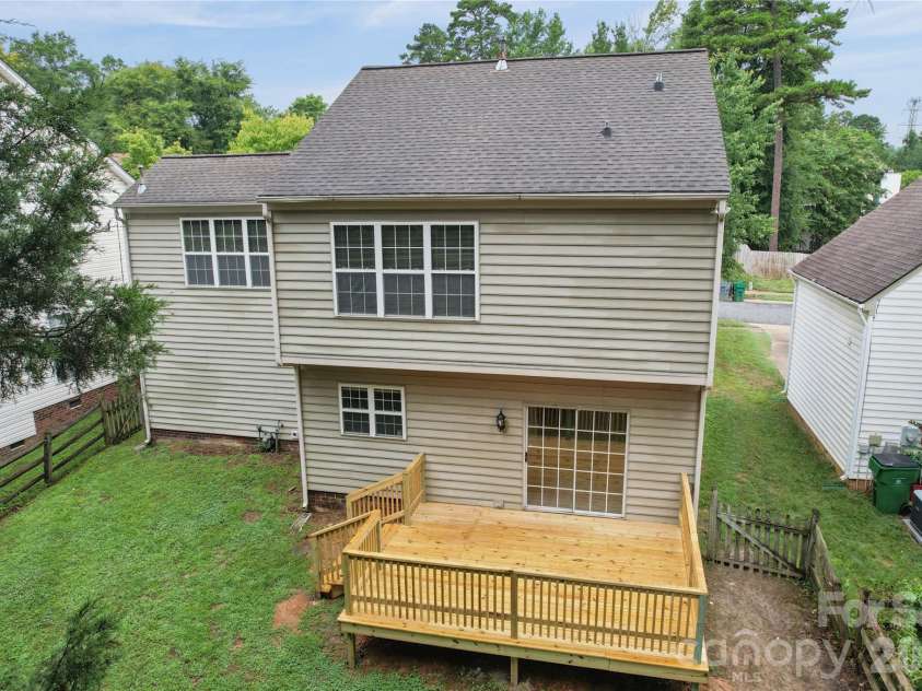6716 Allness Glen Lane, Charlotte, NC 28269.  MLS# CAR4416461, YatesRealty ID 45814. 