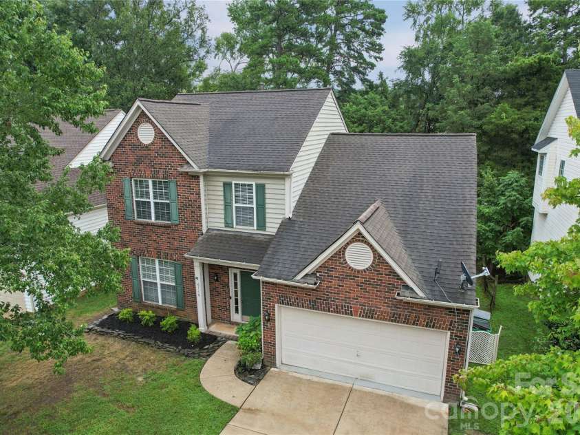 6716 Allness Glen Lane, Charlotte, NC 28269.  MLS# CAR4416461, YatesRealty ID 45814. 