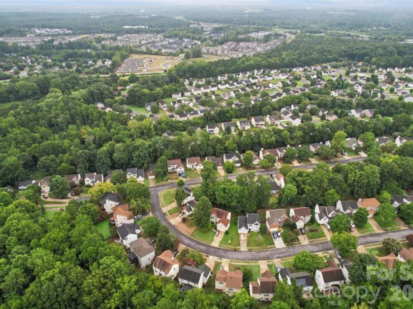 6716 Allness Glen Lane, Charlotte, NC 28269.  MLS# CAR4416461, YatesRealty ID 45814. 