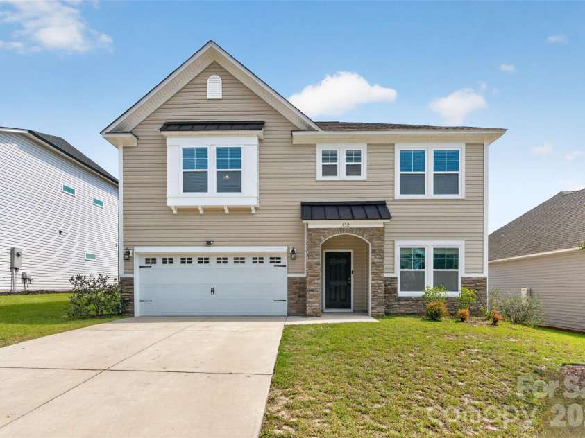 132 Calming Creek Way, Elgin, SC 29045.  MLS# CAR4416255, YatesRealty ID 45815. 