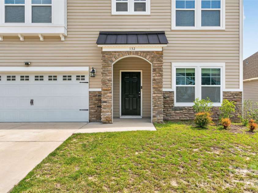 132 Calming Creek Way, Elgin, SC 29045.  MLS# CAR4416255, YatesRealty ID 45815. 
