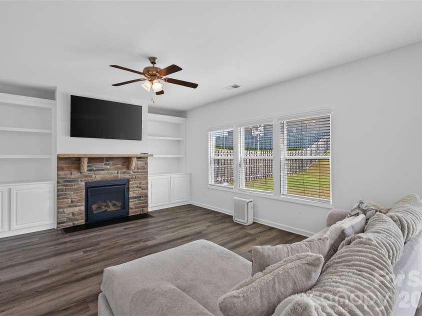 132 Calming Creek Way, Elgin, SC 29045.  MLS# CAR4416255, YatesRealty ID 45815. 