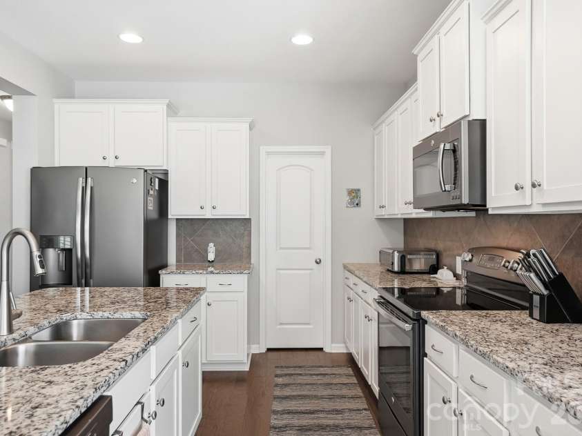 4031 Hay Meadow Drive, Mint Hill, NC 28227.  MLS# CAR4416248, YatesRealty ID 45818. 