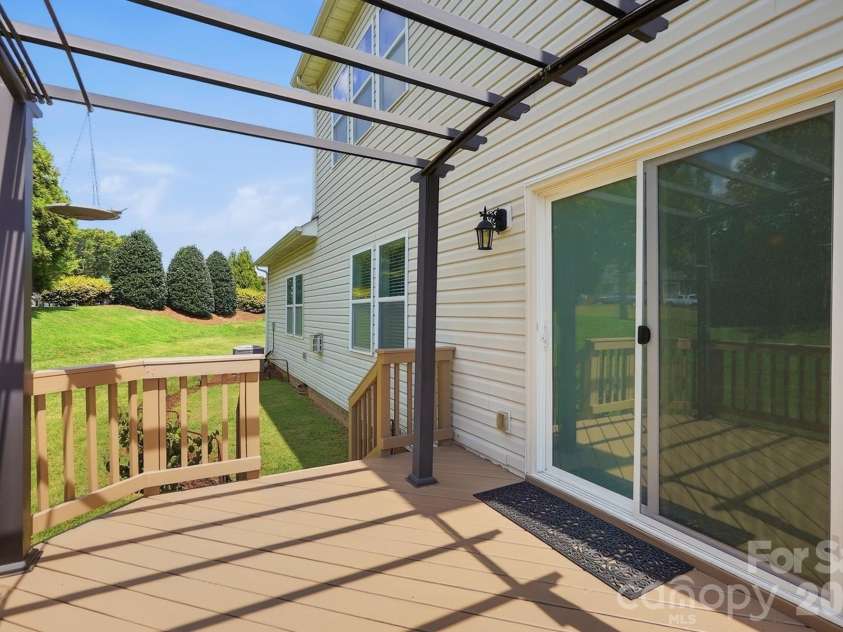 4031 Hay Meadow Drive, Mint Hill, NC 28227.  MLS# CAR4416248, YatesRealty ID 45818. 