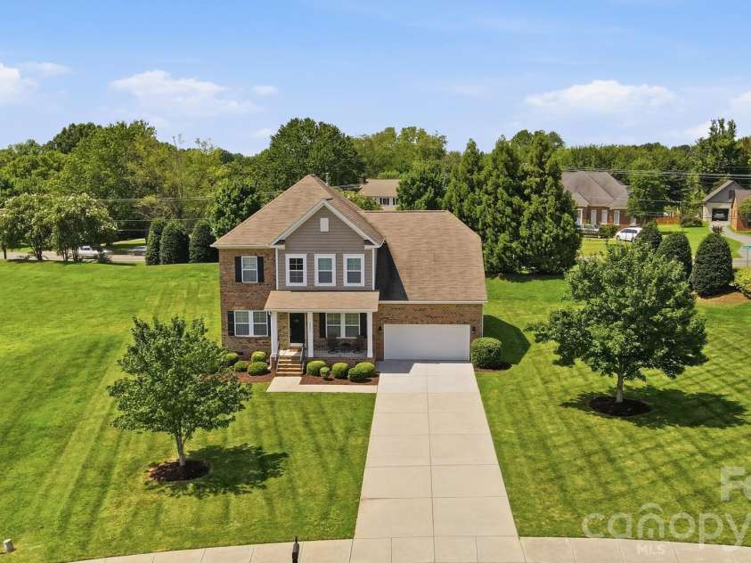 4031 Hay Meadow Drive, Mint Hill, NC 28227.  MLS# CAR4416248, YatesRealty ID 45818. 