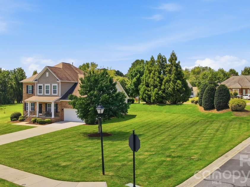 4031 Hay Meadow Drive, Mint Hill, NC 28227.  MLS# CAR4416248, YatesRealty ID 45818. 