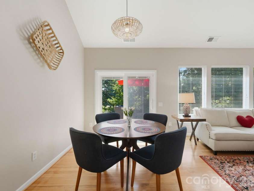 12102 Humboldt Drive, Charlotte, NC 28277.  MLS# CAR4416180, YatesRealty ID 45820. Breakfast Nook