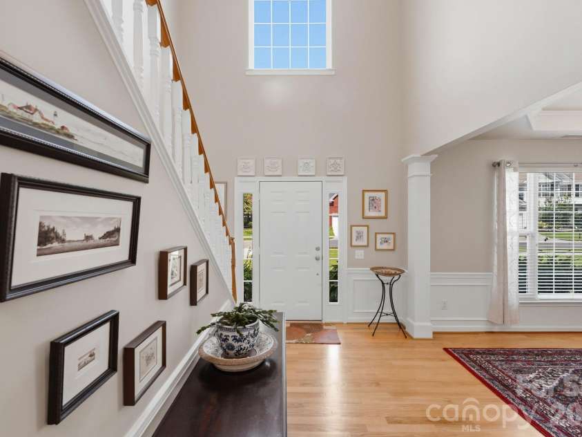 12102 Humboldt Drive, Charlotte, NC 28277.  MLS# CAR4416180, YatesRealty ID 45820. Entryway