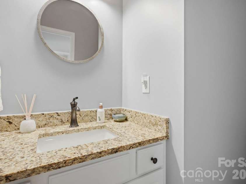 12102 Humboldt Drive, Charlotte, NC 28277.  MLS# CAR4416180, YatesRealty ID 45820. Half bathroom