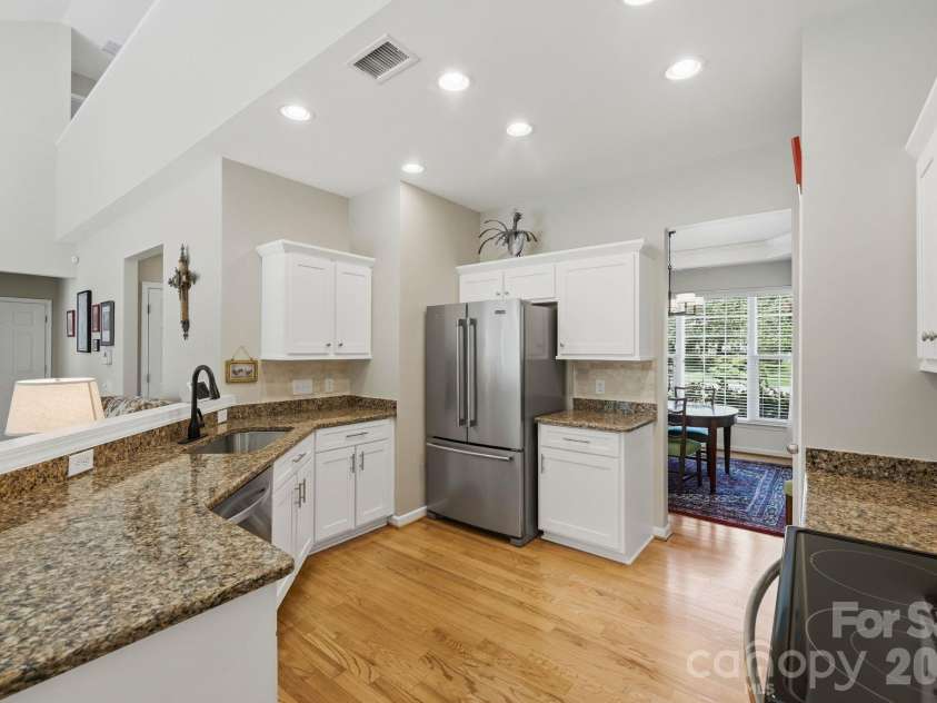 12102 Humboldt Drive, Charlotte, NC 28277.  MLS# CAR4416180, YatesRealty ID 45820. Kitchen