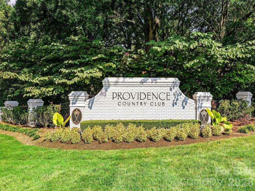 5216 Sunningdale Drive, Charlotte, NC 28277.  MLS# CAR4416178, YatesRealty ID 45821. 