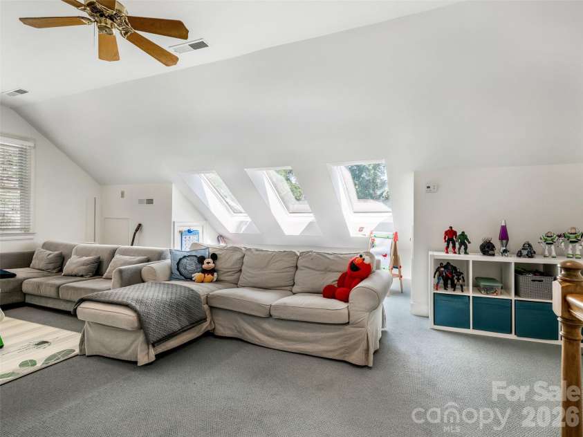 5216 Sunningdale Drive, Charlotte, NC 28277.  MLS# CAR4416178, YatesRealty ID 45821. Bonus Room