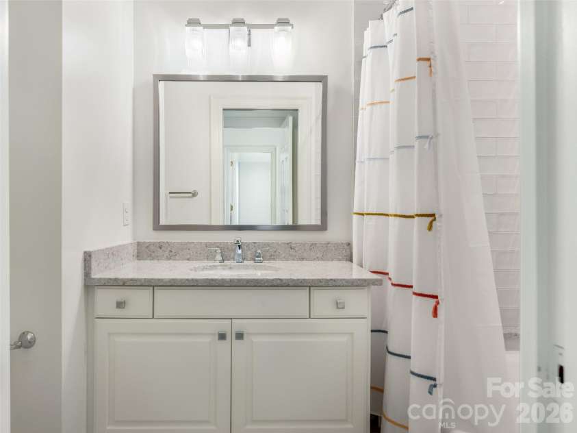 5216 Sunningdale Drive, Charlotte, NC 28277.  MLS# CAR4416178, YatesRealty ID 45821. Secondary upstairs bath